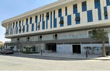 محل تجاري - استوديو - 1 حمام للبيع في سنترادا هاب - محور 26 يوليو - مدينة 6 أكتوبر - الجيزة