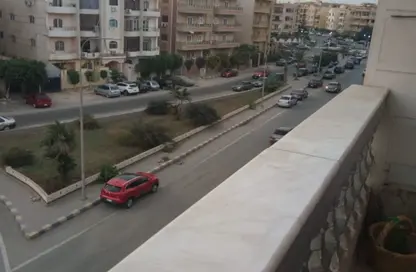 طابق كامل - 2 غرف نوم - 1 حمام للبيع في الحي الاول - مدينة العبور - القليوبية