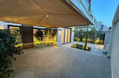 Villa - 6 Bedrooms - 5 Bathrooms for sale in Sodic East - 6th District - New Heliopolis - Cairo