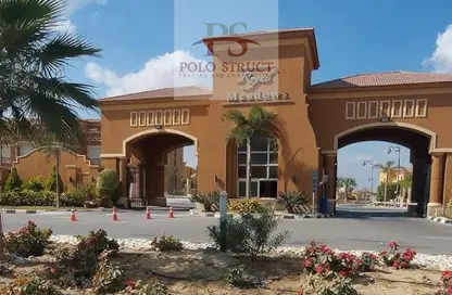 تاون هاوس - 5 غرف نوم - 5 حمامات للبيع في رويال ميدوز - كمبوندات الشيخ زايد - الشيخ زايد - الجيزة