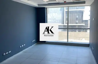 مساحات مكتبية - استوديو - 1 حمام للايجار في بيزنس بلاس - شارع التسعين الشمالي - التجمع الخامس - مدينة القاهرة الجديدة - القاهرة