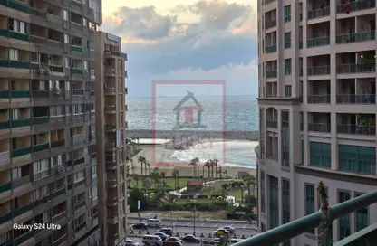شقة - 3 غرف نوم - 4 حمامات للبيع في سان ستيفانو - حي شرق - الاسكندرية