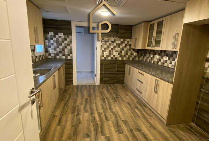 8233322 - Property Image 3