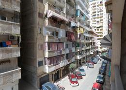 Apartment - 3 bedrooms - 1 bathroom for للبيع in Hamza Ibn Abdul Muttalib St. - Miami - Hay Awal El Montazah - Alexandria