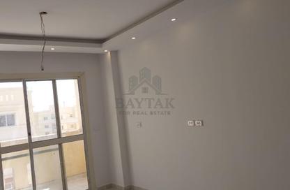 Apartment - 2 Bedrooms - 1 Bathroom for sale in Degla Palms - Al Wahat Road - 6 October City - Giza