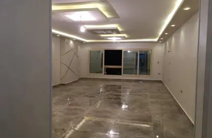 شقة - 4 غرف نوم - 3 حمامات للبيع في شارع جزيرة العرب (المهندس حسن حلمي) - المهندسين - الجيزة