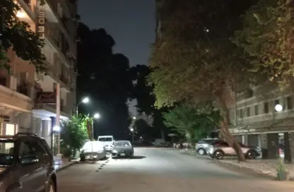 Apartment - 2 Bedrooms - 1 Bathroom for sale in Salah Al Din St. - Zamalek - Cairo