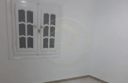 شقة - 3 غرف نوم - 1 حمام للايجار في زقاق محرم بك - محرم بك - حي وسط - الاسكندرية