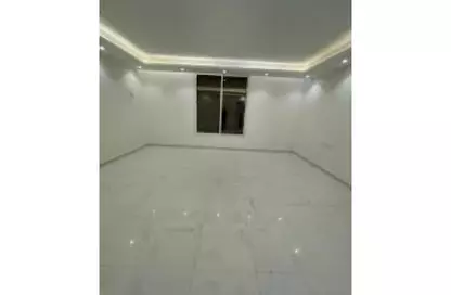 Apartment - 5 Bedrooms - 2 Bathrooms for sale in Al Gomhoria Street - Al Mansoura - Al Daqahlya