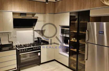 (بنتهاوس  (روف - 5 غرف نوم - 5 حمامات للبيع في محور جمال عبد الناصر - التجمع الثالث - مدينة القاهرة الجديدة - القاهرة