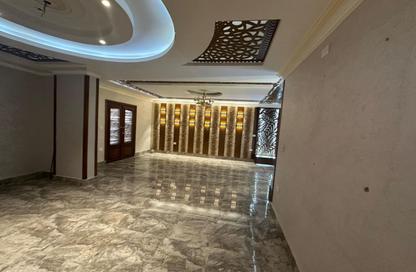 Apartment - 4 Bedrooms - 3 Bathrooms for sale in El Mearag City - Zahraa El Maadi - Hay El Maadi - Cairo