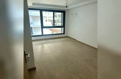 Apartment - 3 Bedrooms - 3 Bathrooms for rent in Sky line - Smouha - Hay Sharq - Alexandria