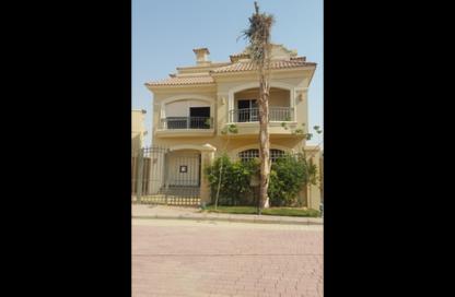 فيلا - 6 غرف نوم - 6 حمامات للبيع في الباتيو 5 - الباتيو - كمبوندات الشروق - مدينة الشروق - القاهرة