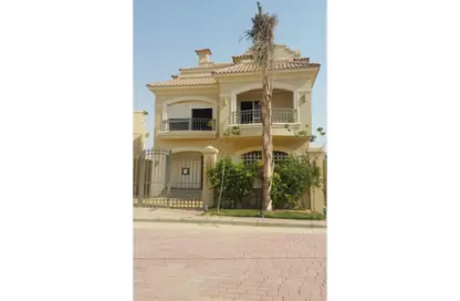 فيلا - 6 غرف نوم - 6 حمامات للبيع في الباتيو 5 - الباتيو - كمبوندات الشروق - مدينة الشروق - القاهرة