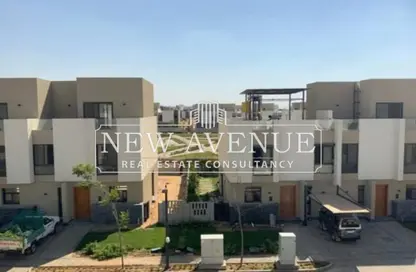 Townhouse - 3 Bedrooms - 3 Bathrooms for sale in Al Burouj Compound - El Shorouk Compounds - Shorouk City - Cairo