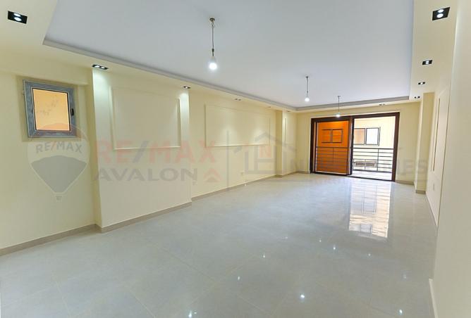 8376280 - Property Image 2