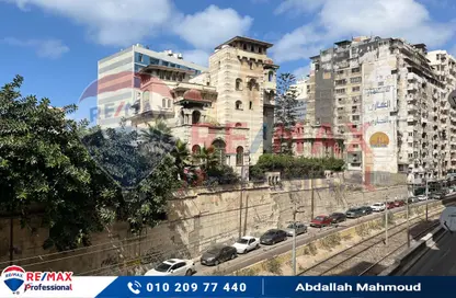 شقة - 3 غرف نوم - 2 حمامات للبيع في شارع عبد السلام عارف - لوران - حي شرق - الاسكندرية