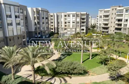 Apartment - 3 Bedrooms - 2 Bathrooms for sale in Hyde Park - New Cairo City - Cairo