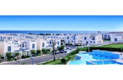 Chalet - 2 Bedrooms - 2 Bathrooms for sale in Mountain View - Ras Al Hekma - North Coast