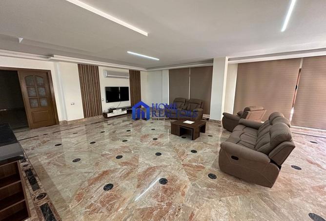 8421588 - Property Image 2