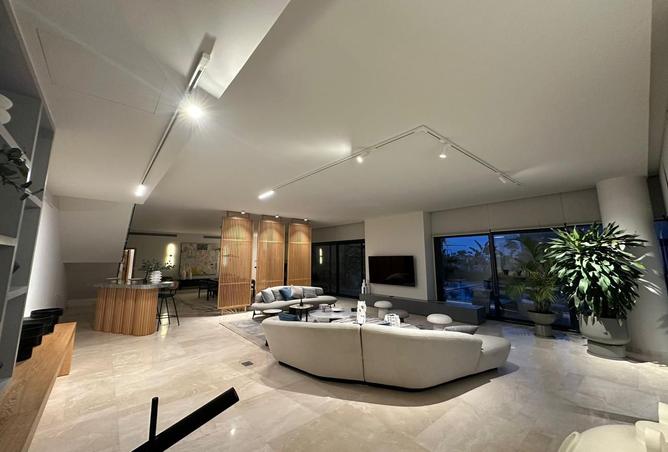 7972187 - Property Image 2