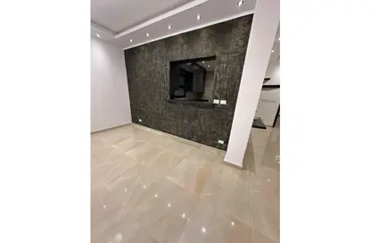 شقة - 3 غرف نوم - 3 حمامات للايجار في ذا كورت ياردز - كمبوندات الشيخ زايد - الشيخ زايد - الجيزة