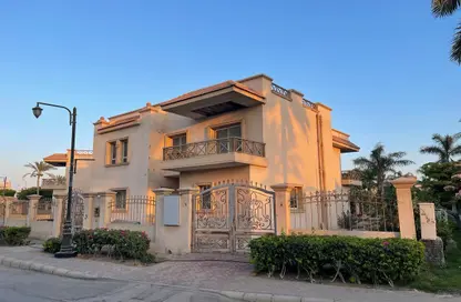 Villa - 6 Bedrooms - 6 Bathrooms for sale in Greens - 6th District - Sheikh Zayed City - Giza