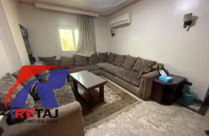 Apartment - 3 Bedrooms - 2 Bathrooms for sale in Ahmed Qasim Gewida St. - 1st Zone - Nasr City - Cairo