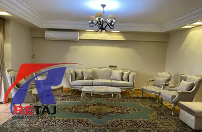شقة - 3 غرف نوم - 2 حمامات للايجار في شارع ذاكر حسين - الحديقة الدولية - الحي السابع - مدينة نصر - القاهرة
