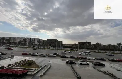 Shop - Studio - 4 Bathrooms for rent in Ganoob El Acadimia - New Cairo City - Cairo