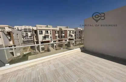 Apartment - 2 Bedrooms - 2 Bathrooms for sale in Bait Alwatan - The 5th Settlement - New Cairo City - Cairo