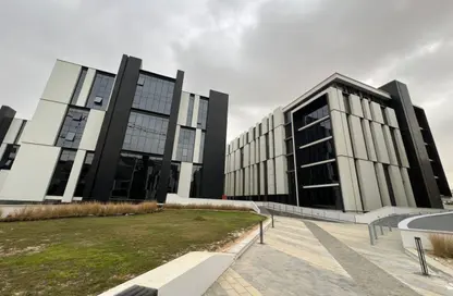 مساحات مكتبية - استوديو - 2 حمامات للايجار في هايد بارك - مدينة القاهرة الجديدة - القاهرة