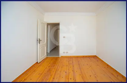 Apartment - 3 Bedrooms - 2 Bathrooms for sale in Al Maemoni St. - Glim - Hay Sharq - Alexandria