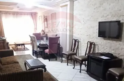 شقة - 3 غرف نوم - 1 حمام للايجار في كامب شيزار - حي وسط - الاسكندرية