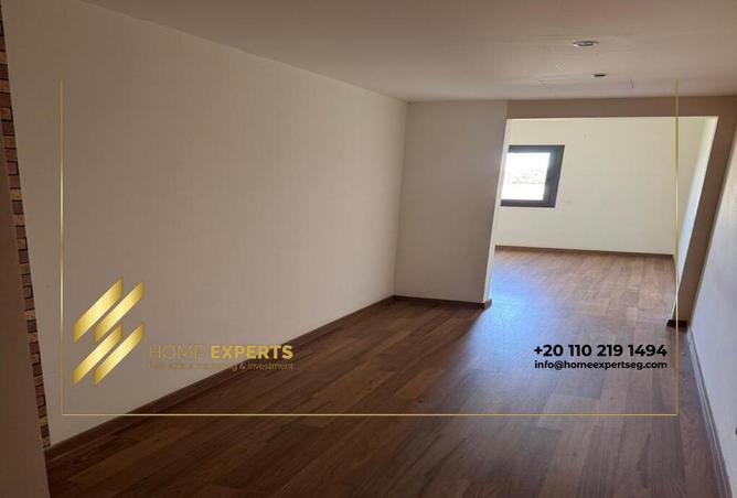 8253722 - Property Image 2