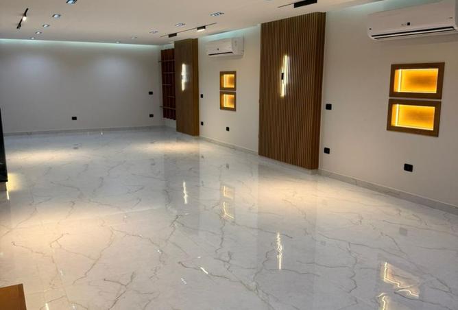 8409308 - Property Image 2