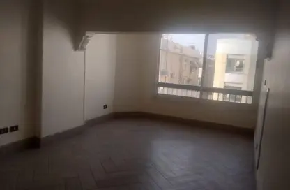 Apartment - 2 Bedrooms - 2 Bathrooms for rent in Zaker Hussein St. - Al Hadiqah Al Dawliyah - 7th District - Nasr City - Cairo