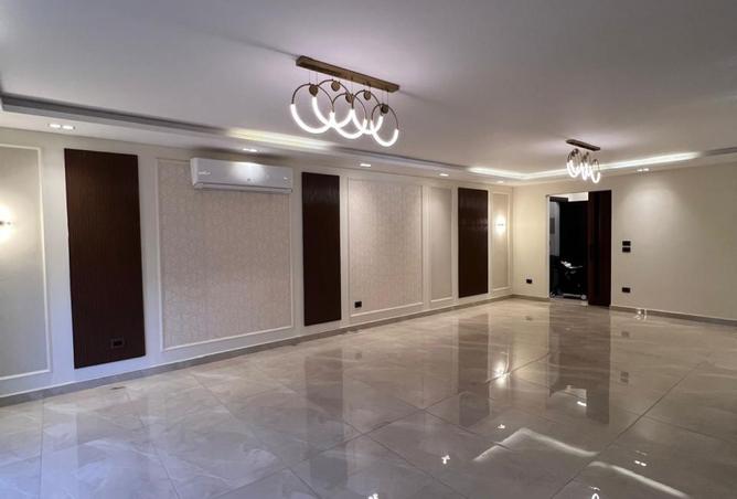 8233599 - Property Image 3