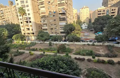 شقة - 3 غرف نوم - 2 حمامات للايجار في شارع مصدق - الدقي - الجيزة