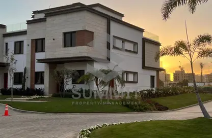 Villa - 4 Bedrooms - 5 Bathrooms for sale in Azzar - 5th Settlement Compounds - The 5th Settlement - New Cairo City - Cairo