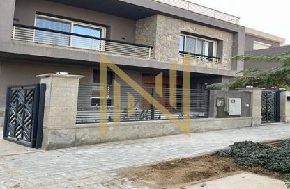 فيلا - 4 غرف نوم - 6 حمامات للبيع في نيو جيزة - طريق مصر اسكندرية الصحراوي - مدينة 6 أكتوبر - الجيزة