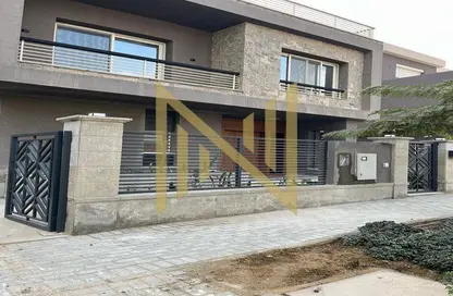 فيلا - 4 غرف نوم - 6 حمامات للبيع في نيو جيزة - طريق مصر اسكندرية الصحراوي - مدينة 6 أكتوبر - الجيزة