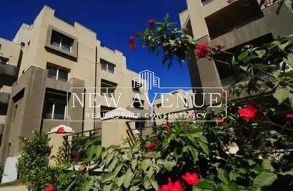 شقة - 2 غرف نوم - 2 حمامات للبيع في ذا فيلدج - المستثمرين الجنوبية - مدينة القاهرة الجديدة - القاهرة