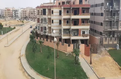 Apartment - 3 Bedrooms - 2 Bathrooms for sale in Street 50 - 5th Area - Shorouk City - Cairo