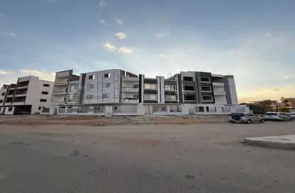 شقة - 3 غرف نوم - 3 حمامات للبيع في المجاورة الاولي - الحي الثاني شرق - مدينة الشروق - القاهرة