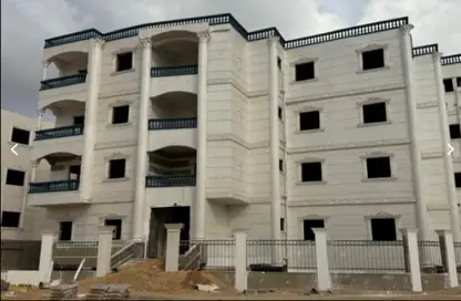 شقة - 3 غرف نوم - 2 حمامات للبيع في حي النادي - مدينة الشروق - القاهرة