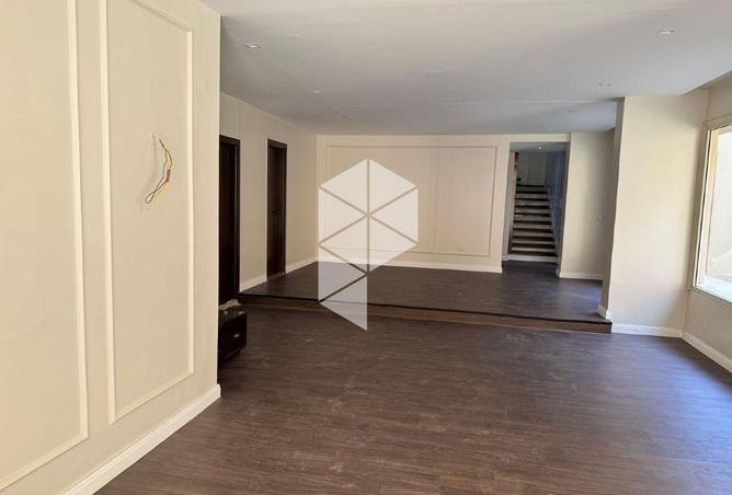 8317421 - Property Image 2