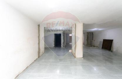محل تجاري - استوديو - 2 حمامات للبيع في سبورتنج - حي شرق - الاسكندرية