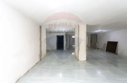 محل تجاري - استوديو - 2 حمامات للبيع في سبورتنج - حي شرق - الاسكندرية