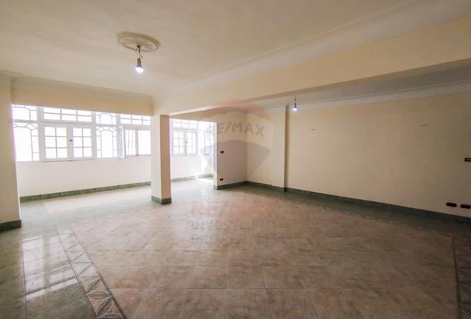 8532529 - Property Image 2